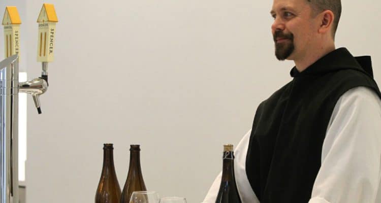 monge trapista e cerveja